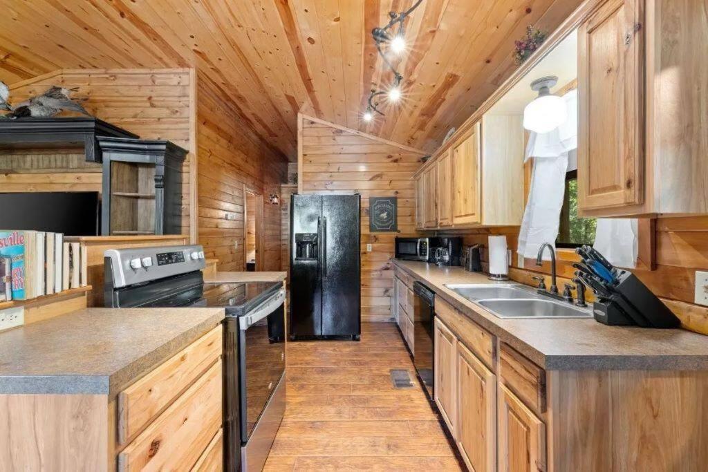 Misty Moonlight, Sleeps 4, Mountain Cabin Apartamento Broken Bow Exterior foto