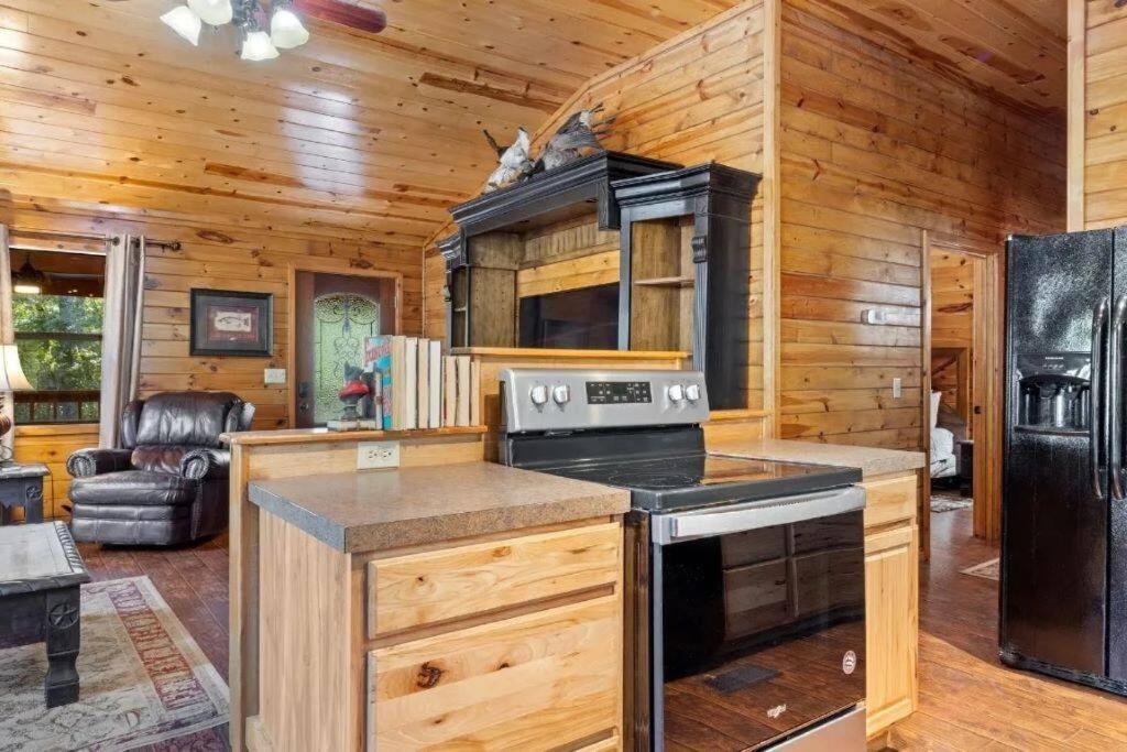 Misty Moonlight, Sleeps 4, Mountain Cabin Apartamento Broken Bow Exterior foto